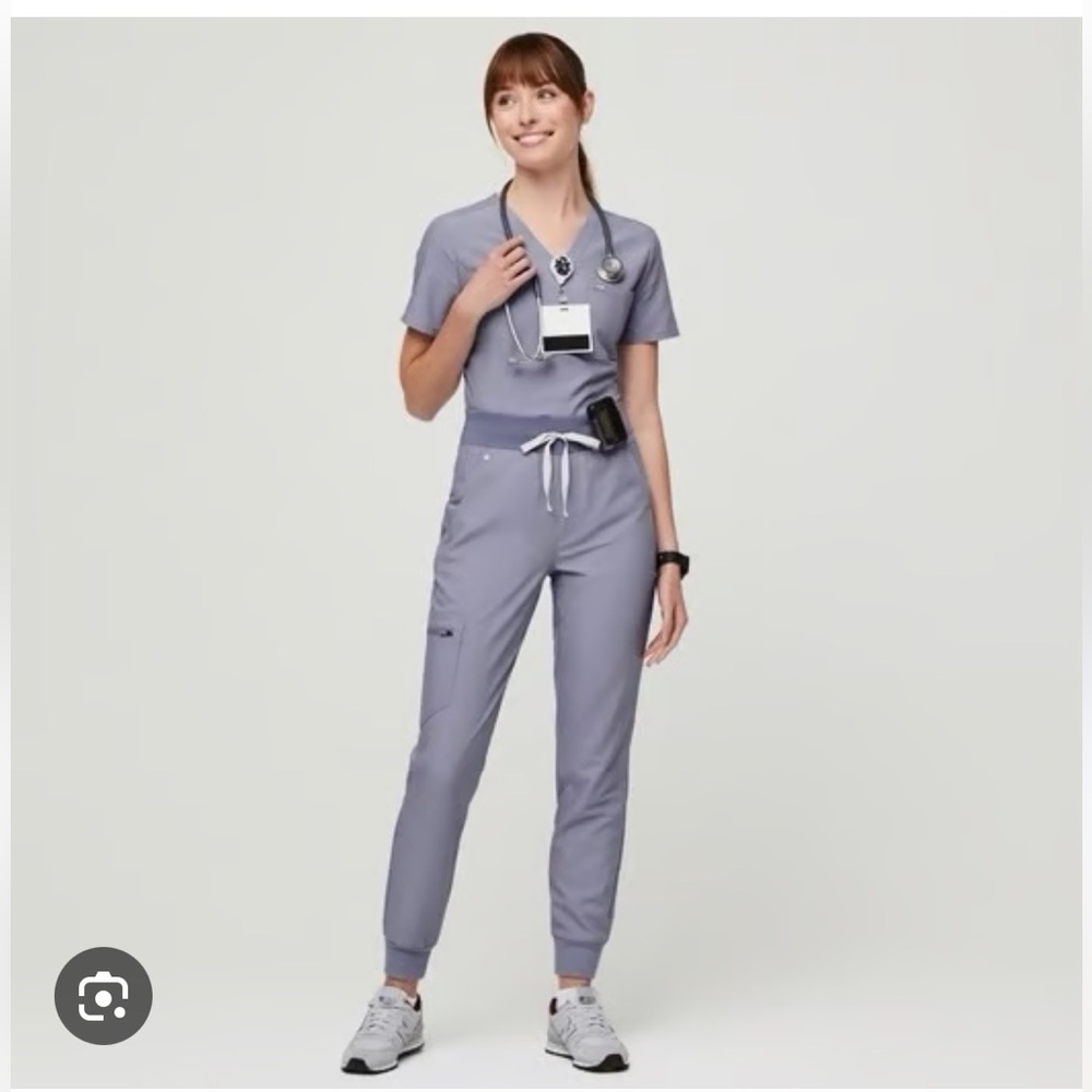 Figs Zamora high waisted PETITE XS scrub jogger pants. Vapor blue space dye.